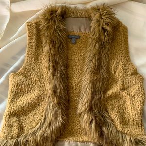 Sweater Vest Faux Fur Trim NWOT